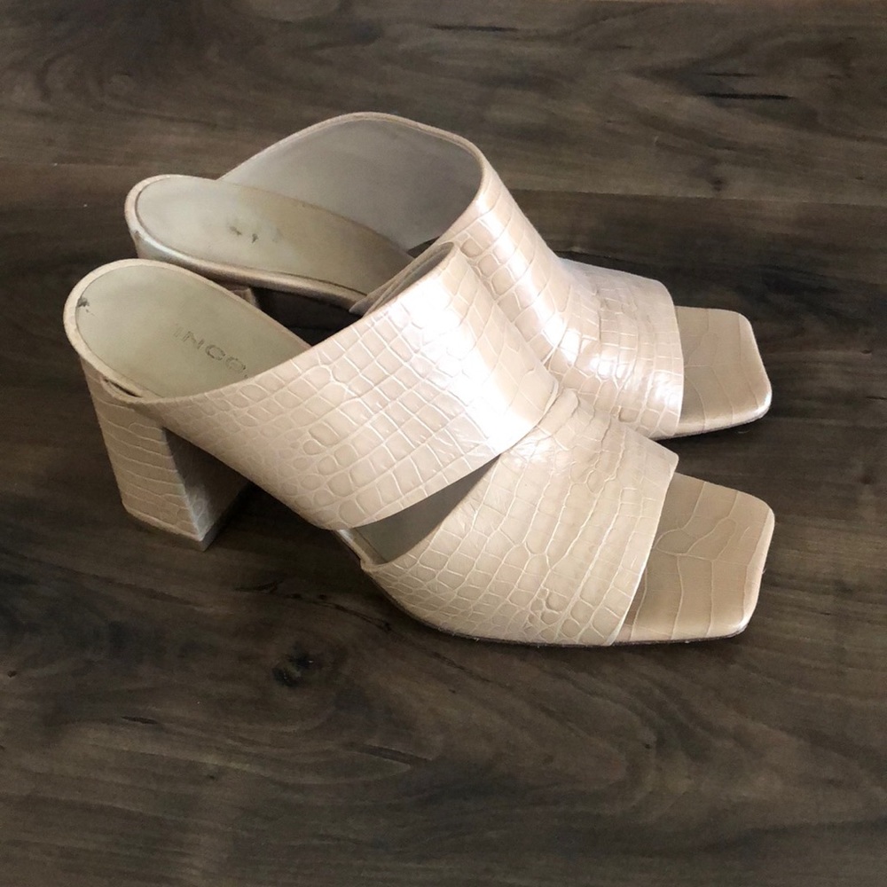 Vince Leather Heeled Sandal - Nude